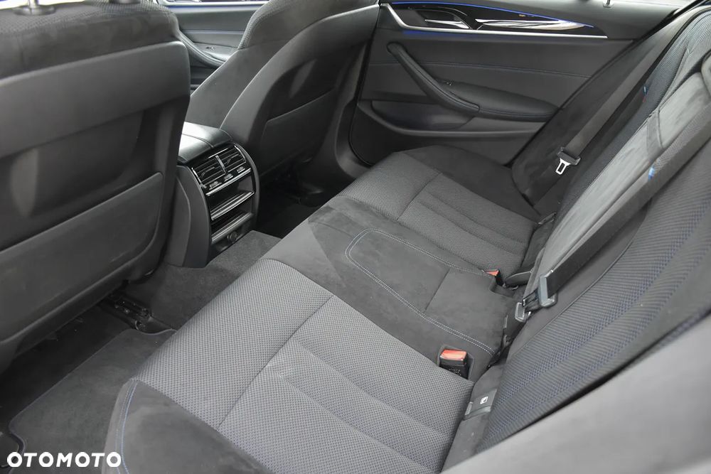 BMW Seria 5 530i xDrive M Sport Edition - 37