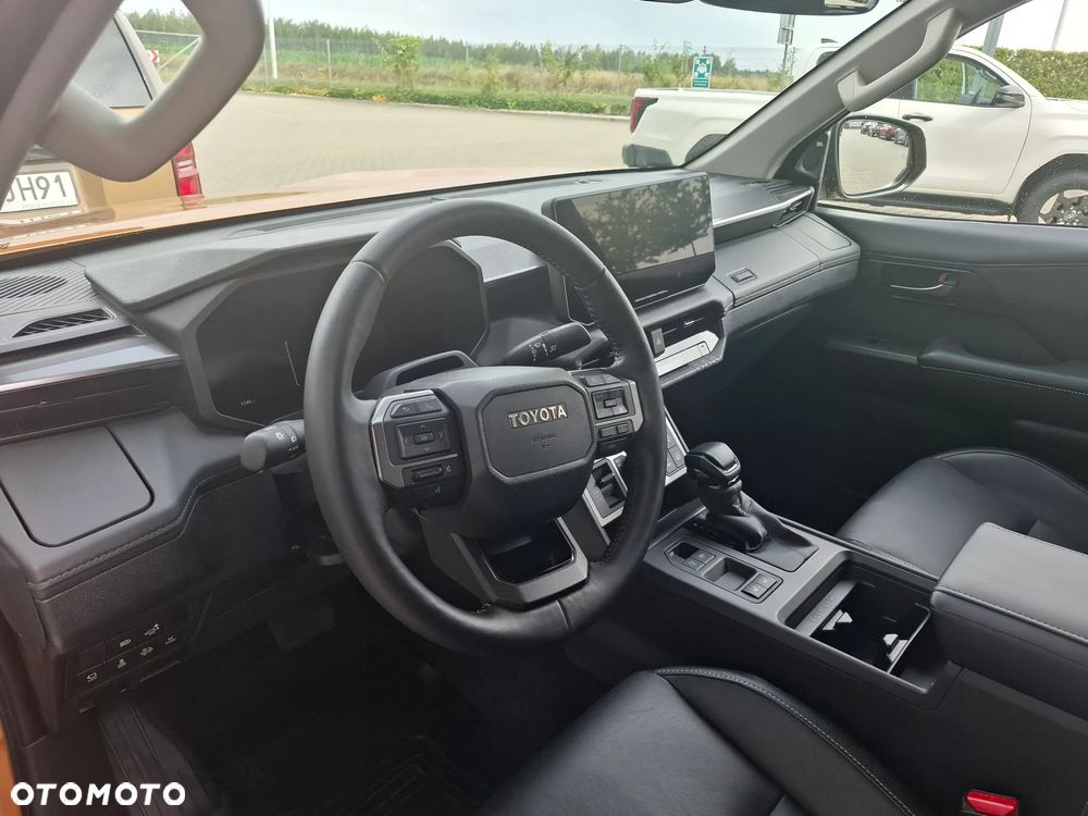 Toyota Hilux - 12