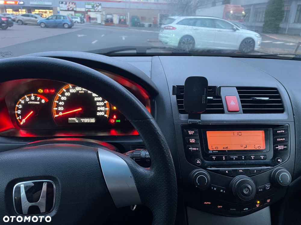 Honda Accord 2.0 Comfort - 23