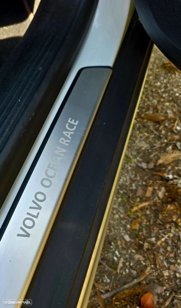 Volvo V40 Cross Country 1.6 D2 Volvo Ocean Race - 17