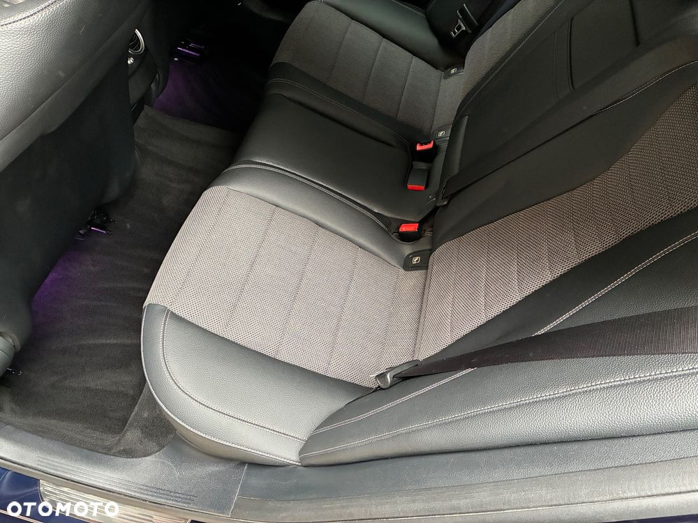 Mercedes-Benz Klasa E 220 d 9G-TRONIC - 27