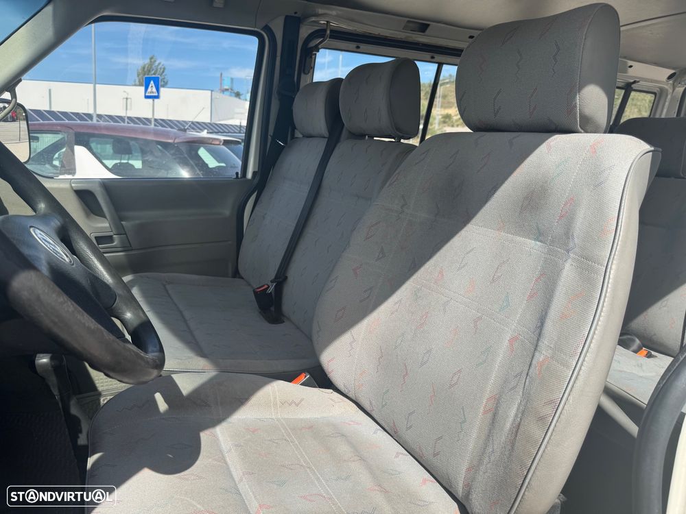 VW Transporter 2.4 D Kombi - 12