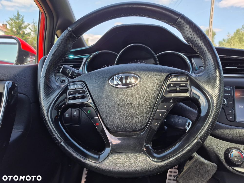 Kia Ceed 1.6 CRDi 136 ISG GT Line - 17