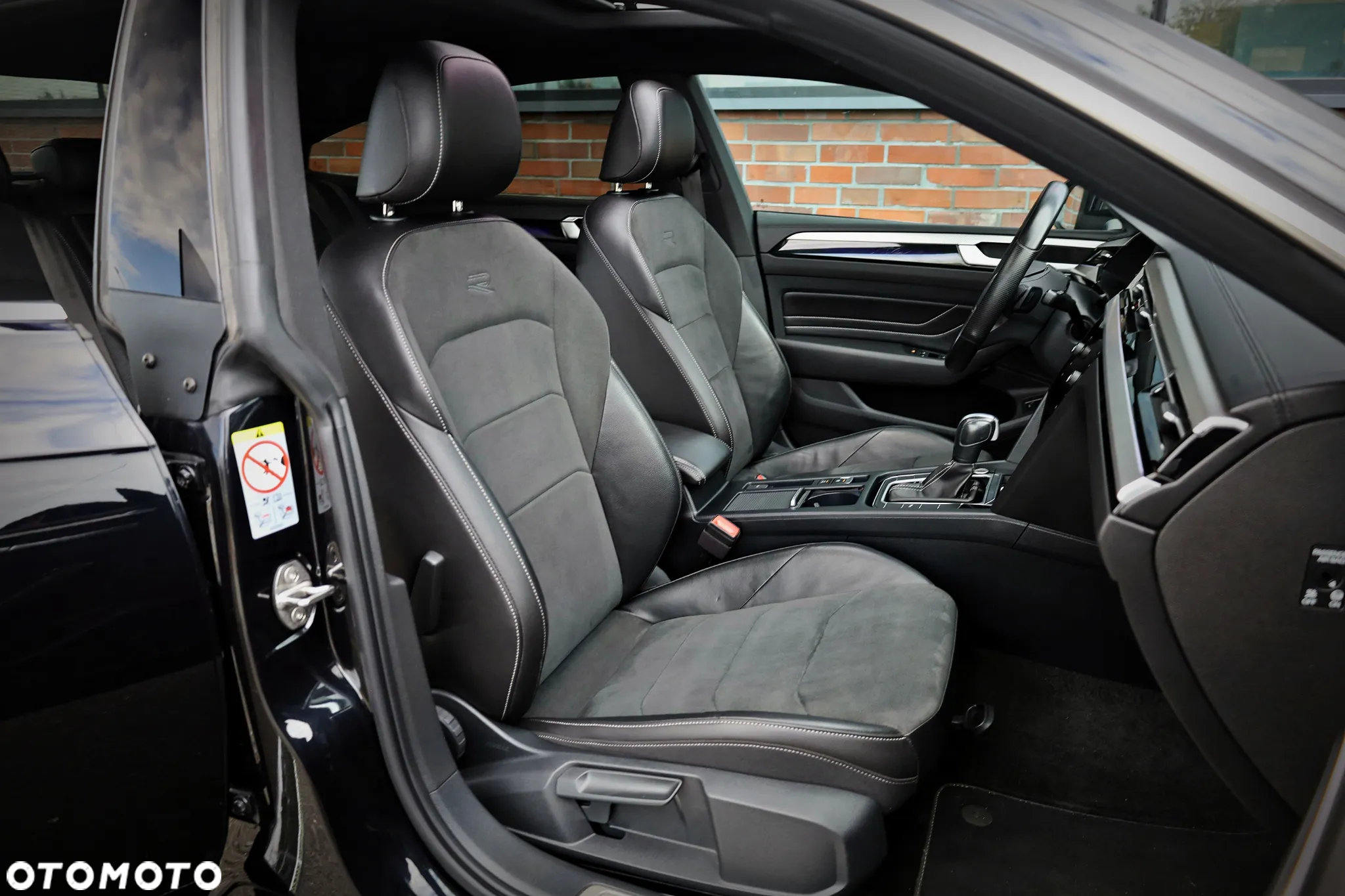 Volkswagen Arteon 2.0 TSI R-Line DSG - 24