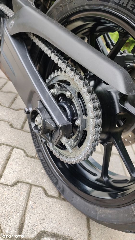Yamaha R7 - 10