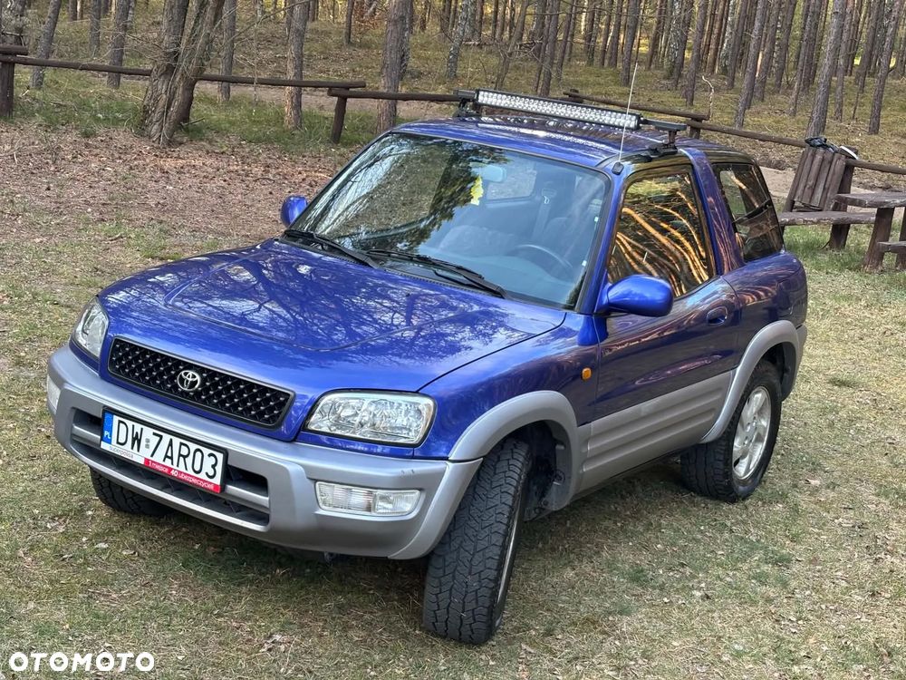 Toyota RAV4 2.0 - 18