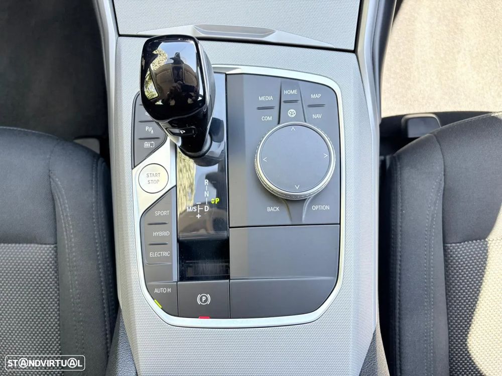 BMW 320 e Aut. Advantage - 22