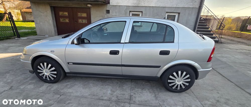 Opel Astra 1.8 Elegance - 2