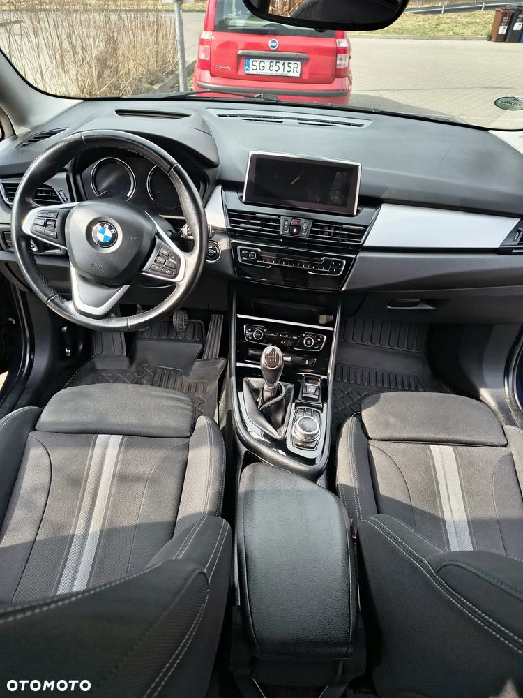 BMW Seria 2 216i - 6