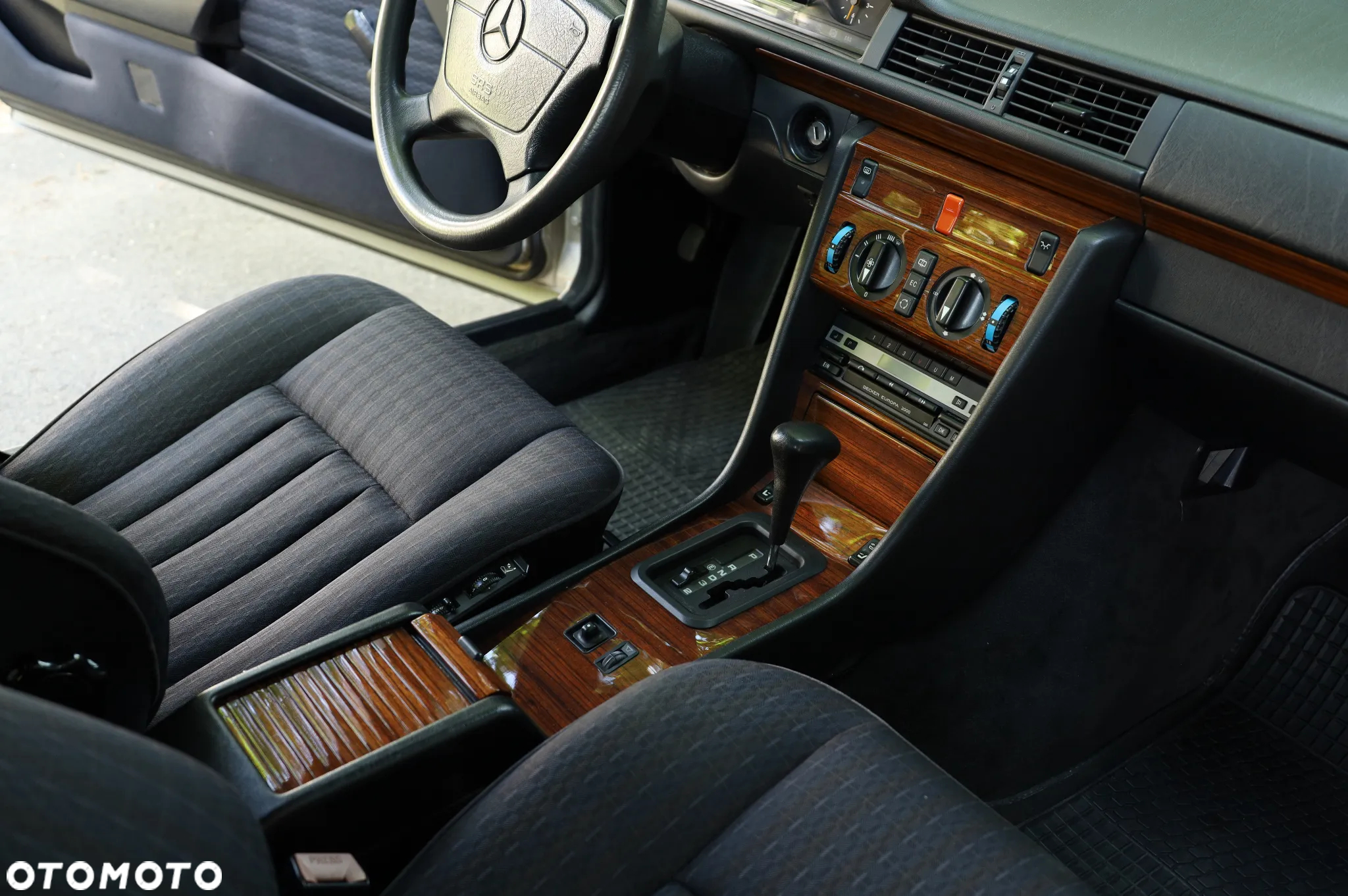 Mercedes-Benz W124 (1984-1993) - 28