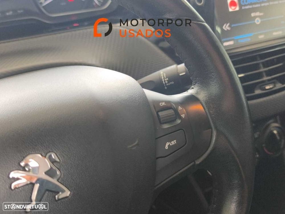 Peugeot 2008 1.6 BlueHDi Style - 16