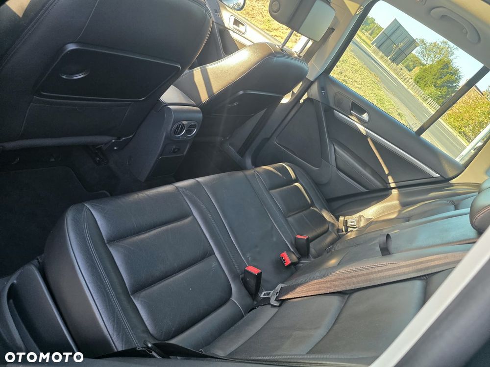 Volkswagen Tiguan - 19