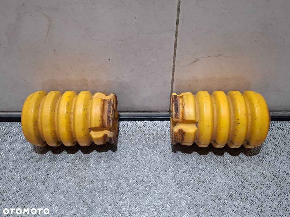 Odbój tylny tył Renault Master III Movano B nr 552400038R - 3