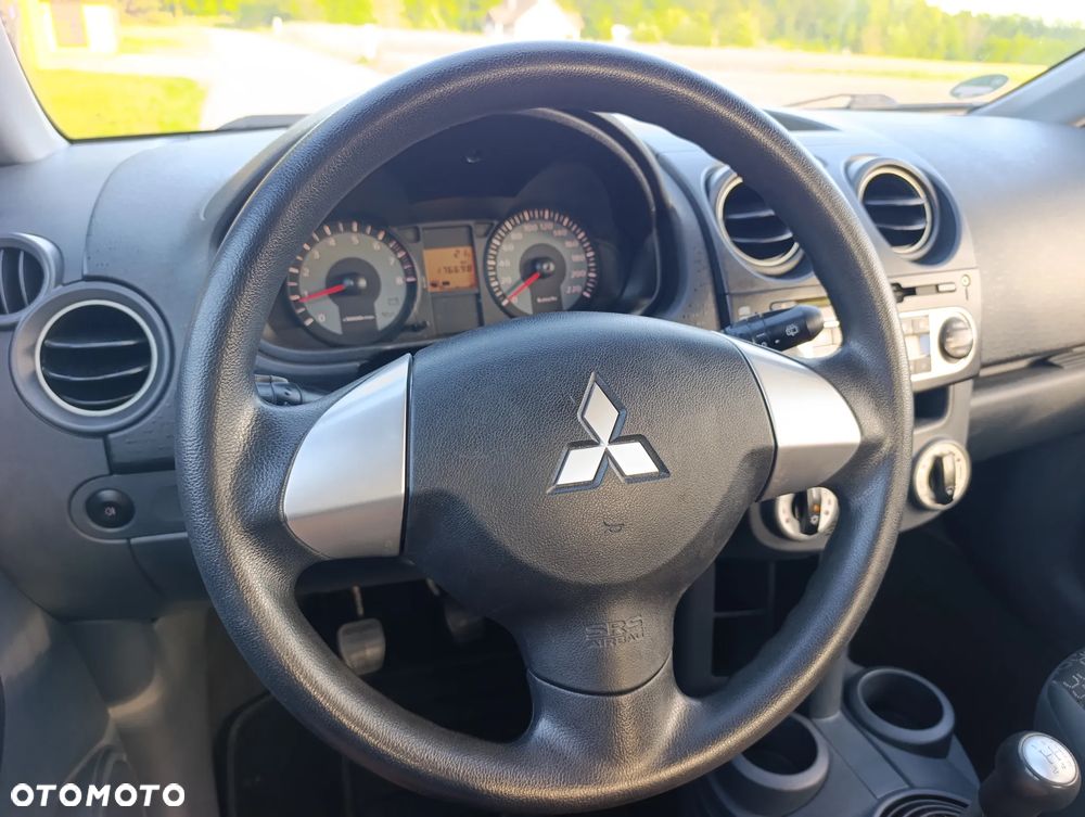 Mitsubishi Colt - 15