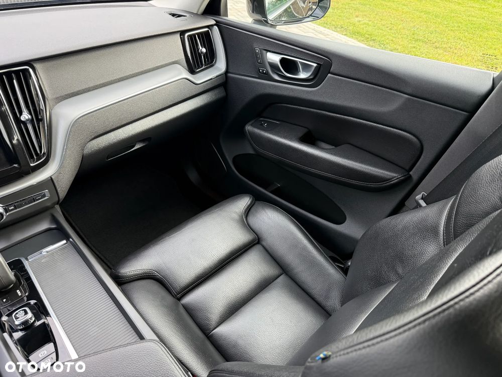 Volvo XC 60 B4 D Ultimate Dark - 21