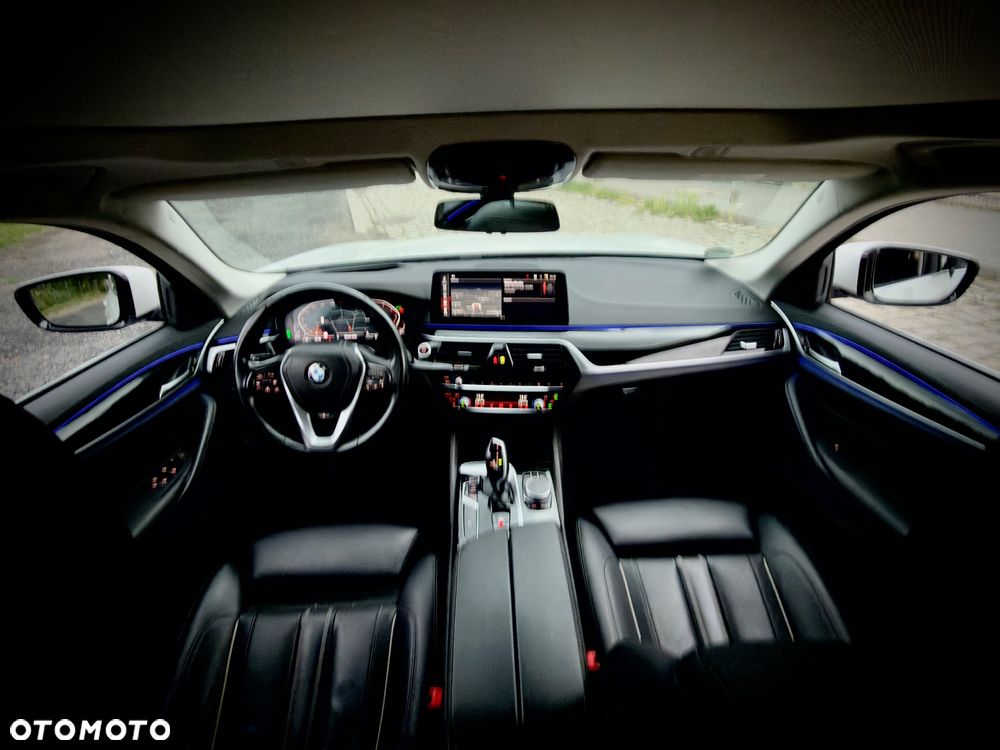 BMW Seria 5 530d xDrive mHEV Luxury Line - 28