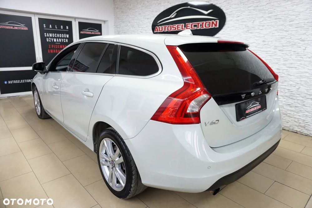 Volvo V60 D4 Geartronic Momentum - 10