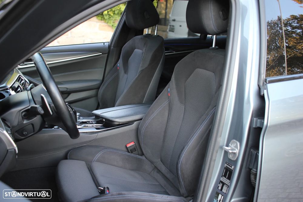 BMW 520 d Pack Desportivo M Auto - 31