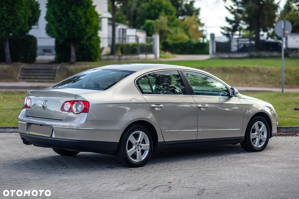 Volkswagen Passat 2.0 FSI Automatik Highline - 15