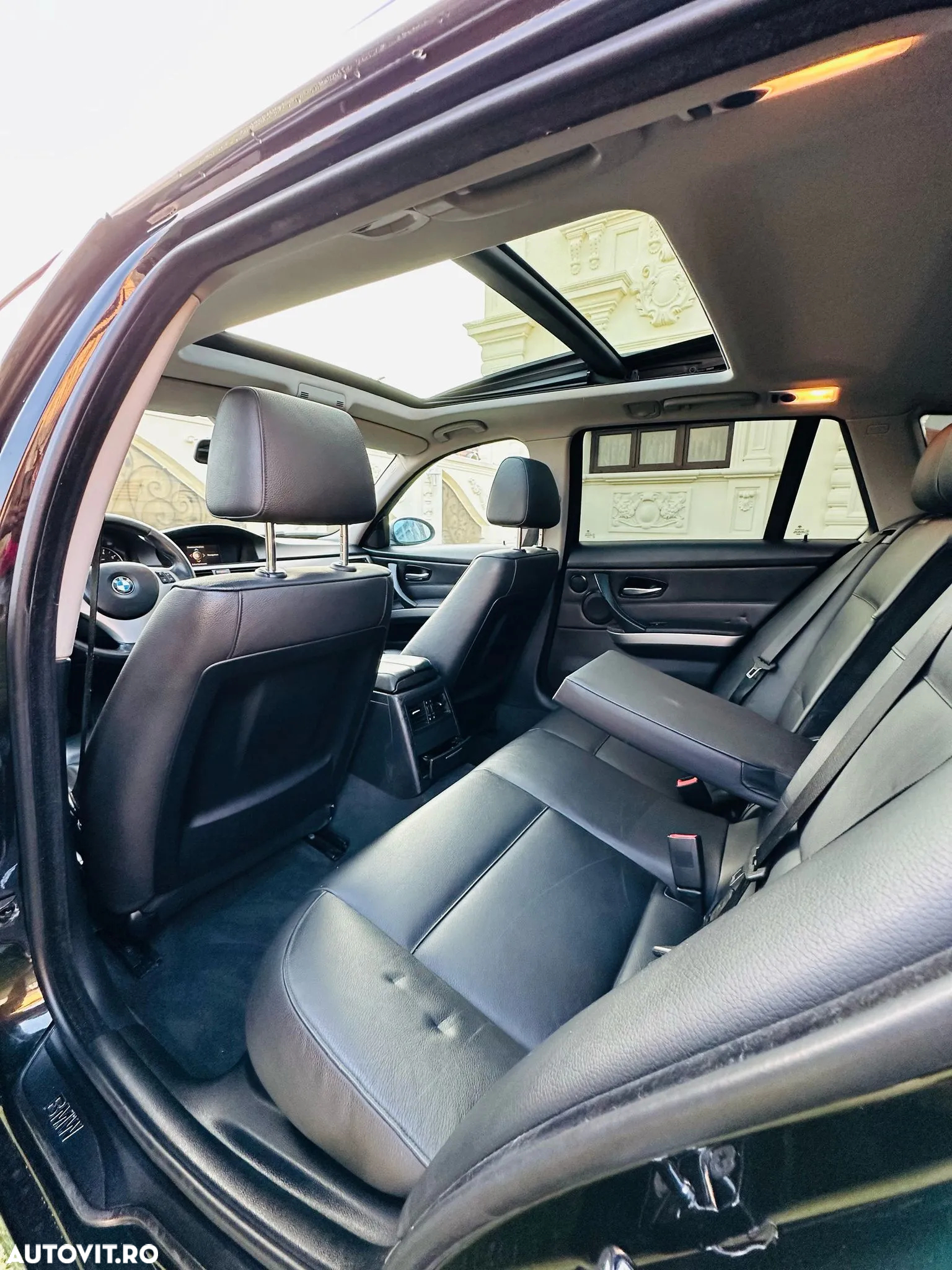 BMW Seria 3 320i Aut. - 8