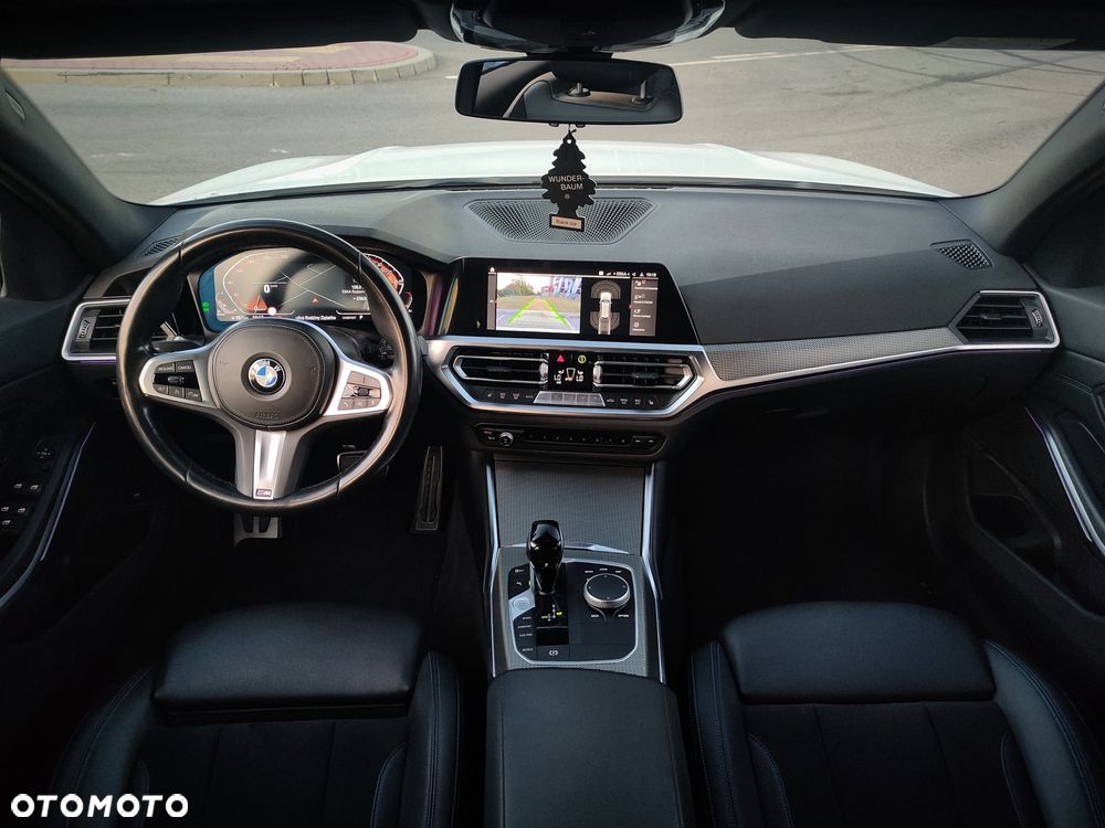 BMW Seria 3 318d M Sport - 27