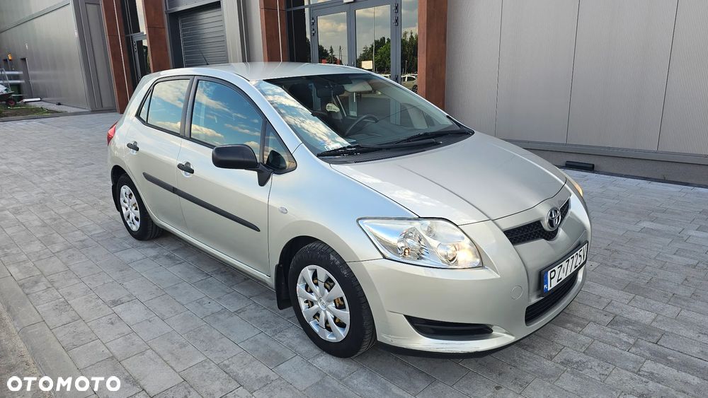 Toyota Auris 1.4 D-4D Luna - 1