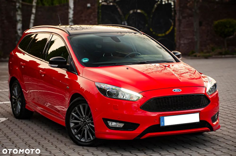 Ford Focus SW 1.5 EcoBoost S&S ST-LINE - 9