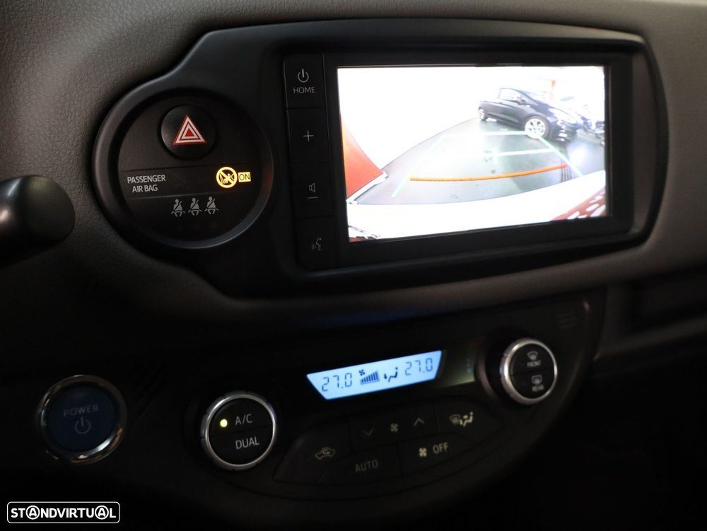 Toyota Yaris 1.5 HSD Comfort - 12