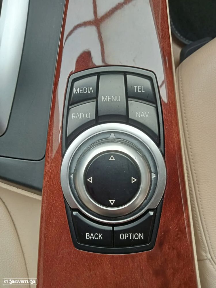 BMW 320 d Touring Aut. Luxury Line - 30