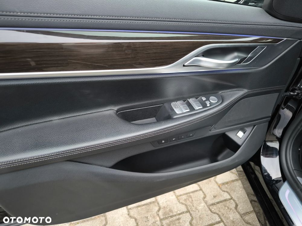 BMW Seria 7 730d - 17