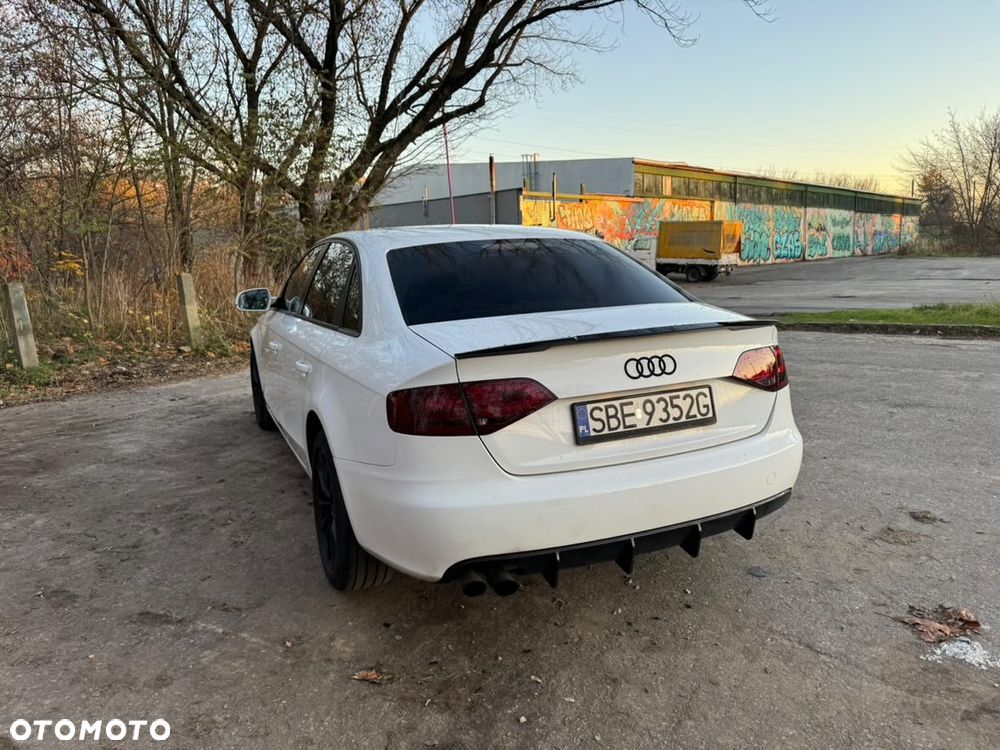 Audi A4 Limousine - 8