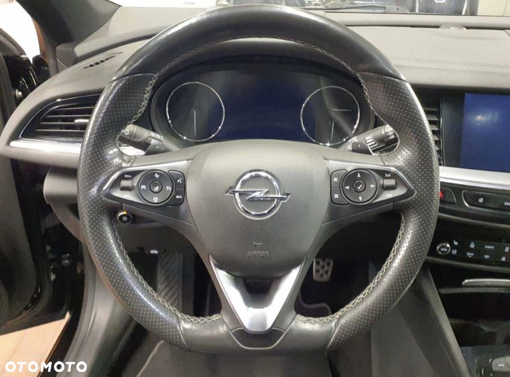 Opel Insignia 2.0 T 4x4 GSi + S&S - 8