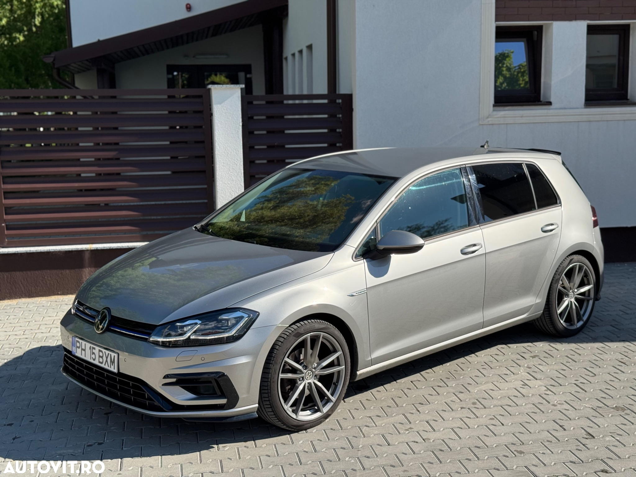 Volkswagen Golf 1.5 TSI DSG Highline - 2