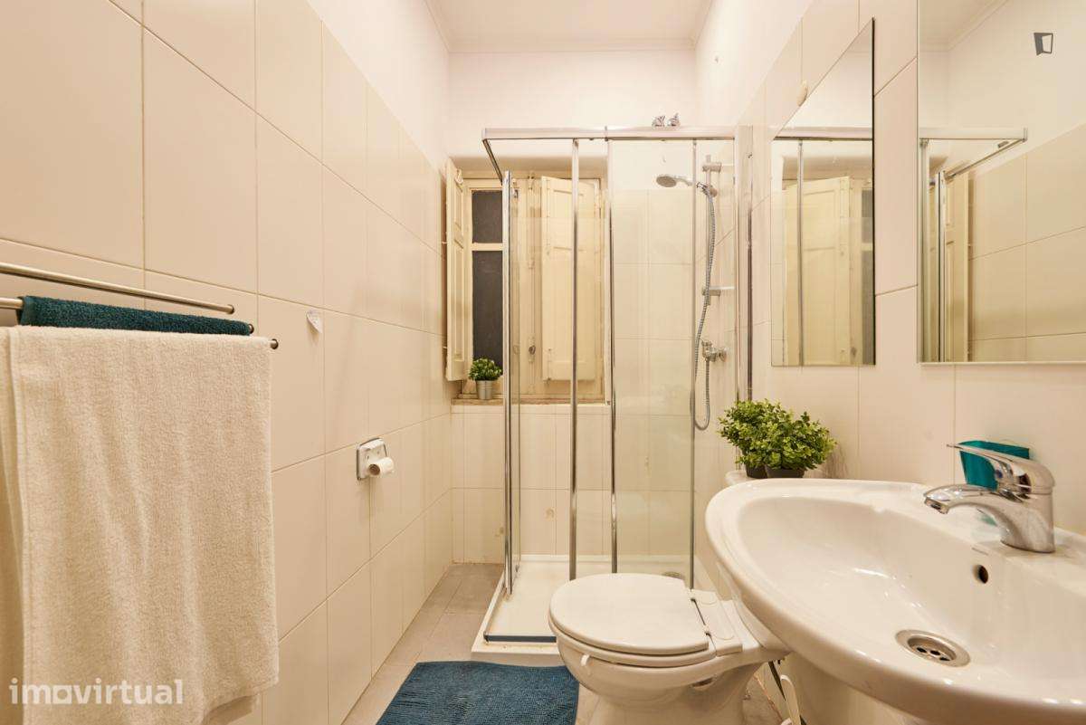 Quarto - localizado em Alameda Lisbon - Grande imagem: 3/14