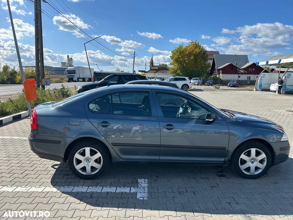 Skoda Octavia 2.0 FSI Ambiente - 2