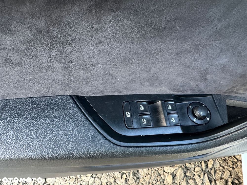 Skoda Superb Combi 2.0 TSI 4x4 DSG SportLine - 25