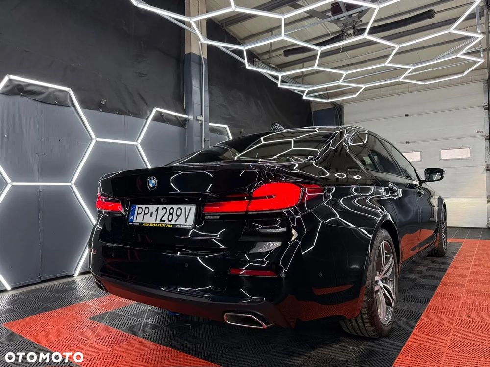 BMW Seria 5 520d M Sport Edition - 6