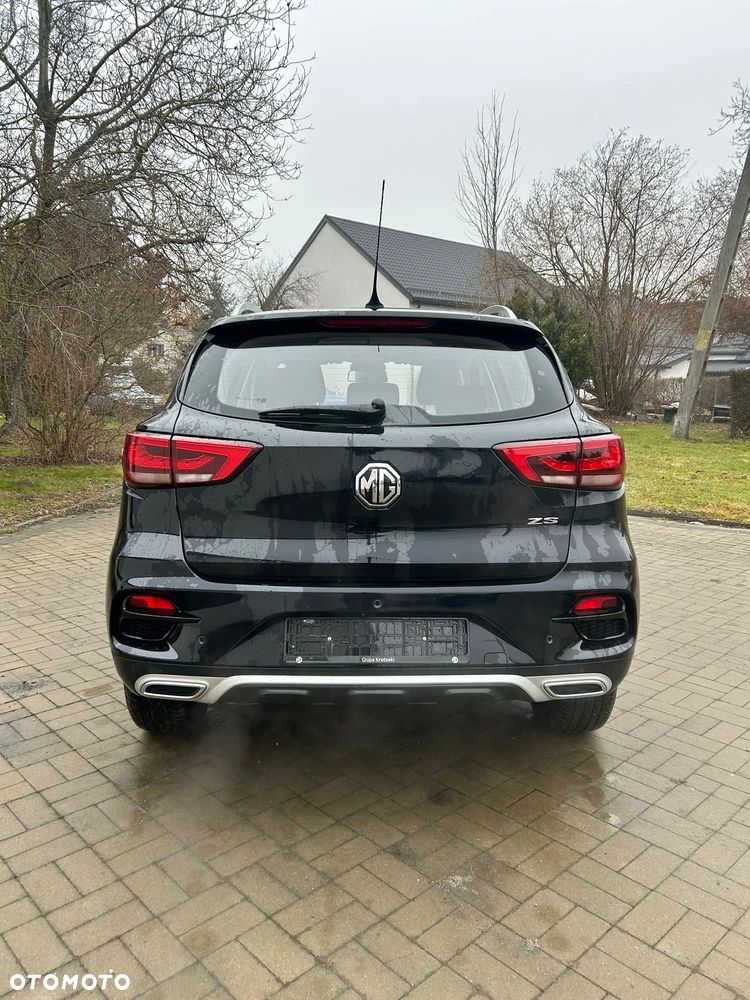 MG ZS - 5