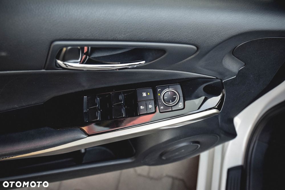 Lexus IS 300h F Impression EU6 - 18