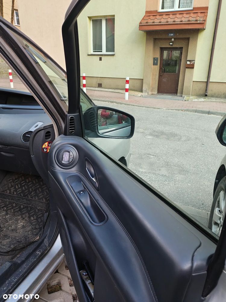 Renault Grand Espace 2.0 dCi FAP Initiale - 37