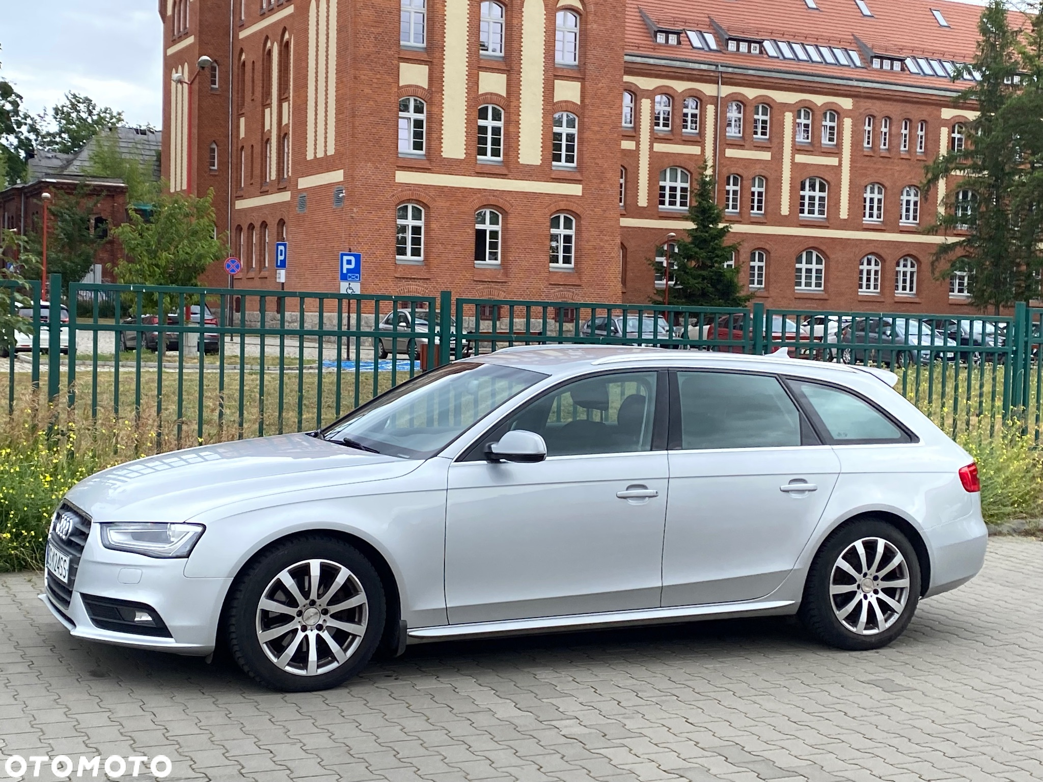 Audi A4 Avant 2.0 TDI DPF quattro S tronic Ambiente - 2