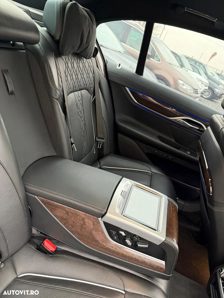 BMW Seria 7 730d xDrive - 17