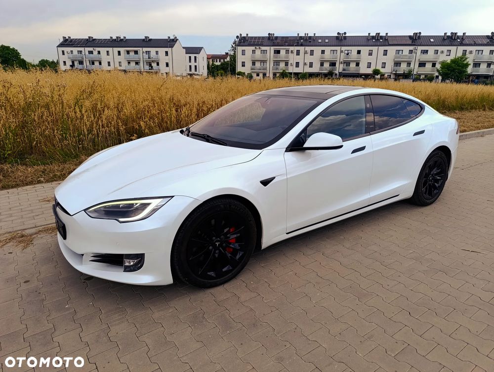 Tesla Model S - 24