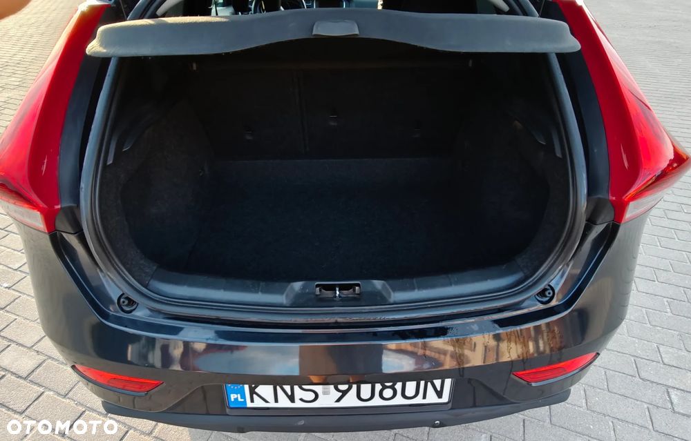 Volvo V40 D2 Momentum - 26