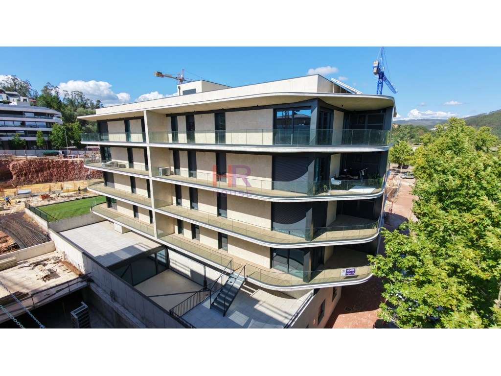 Vende-se Fantástico T2 com terraço privativo - Grande imagem: 4/54