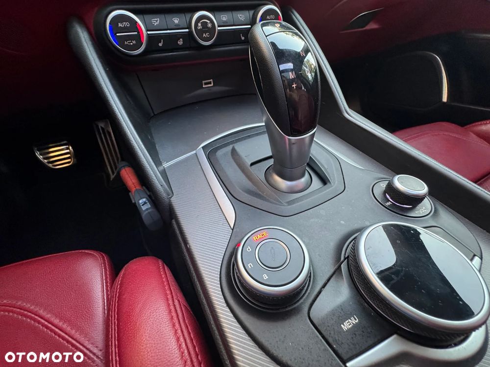 Alfa Romeo Giulia 2.0 Turbo Super - 32