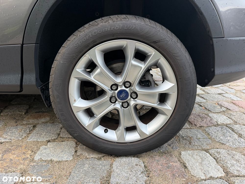 Ford Kuga - 40