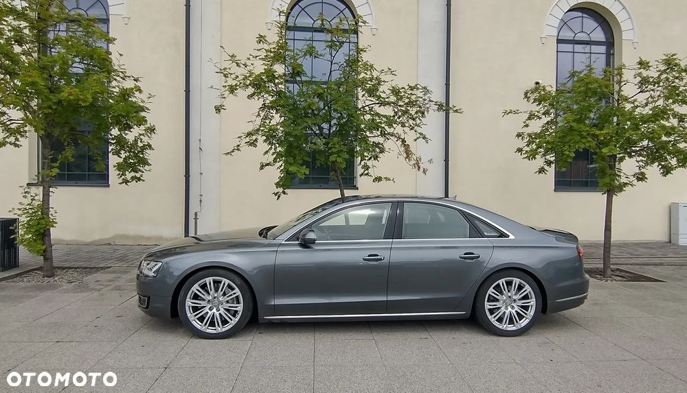 Audi A8 - 4