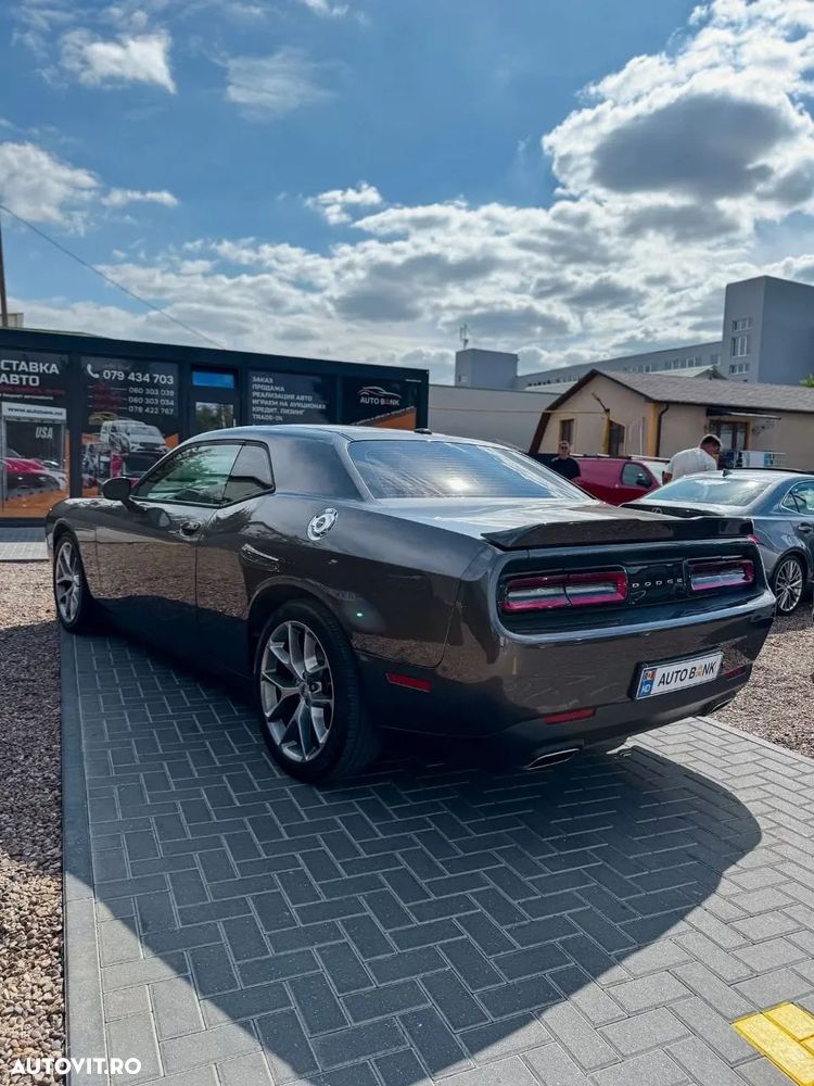 Dodge Challenger - 5