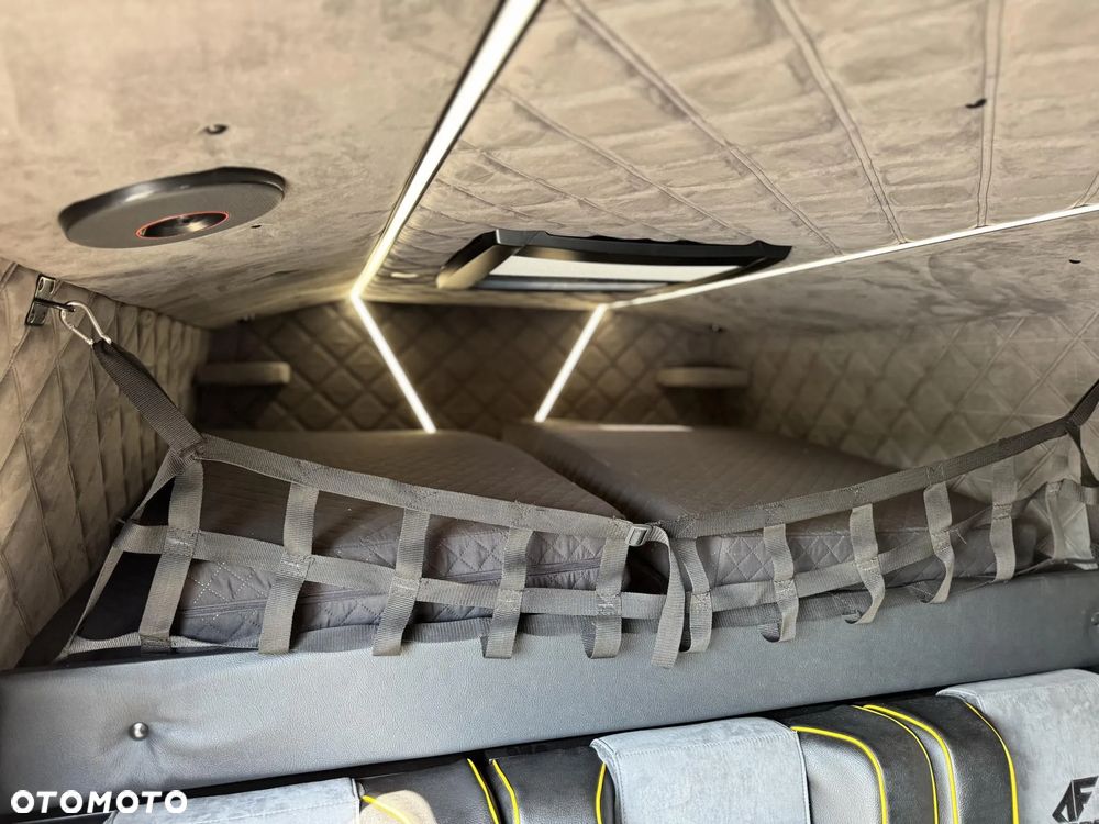 Mercedes-Benz Sprinter - 21